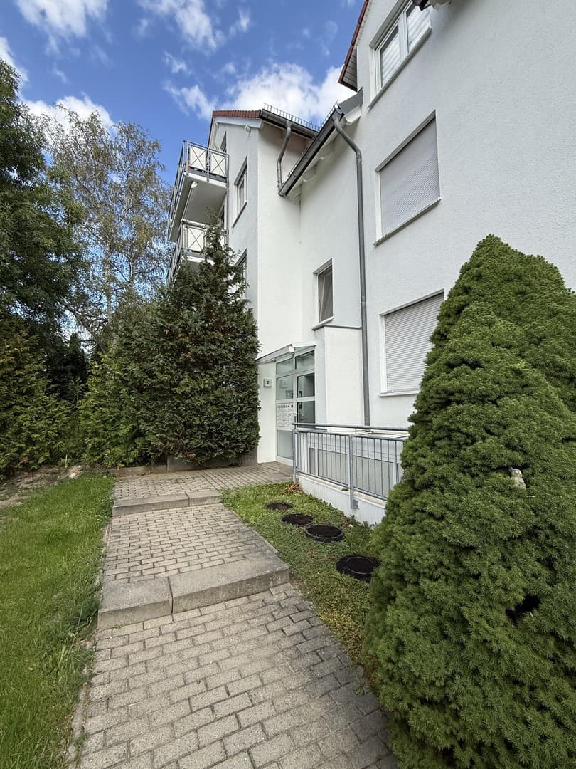 frisch sanierte 3-R-WG im EG mit Terrasse, Garten, TG-Stellplatz