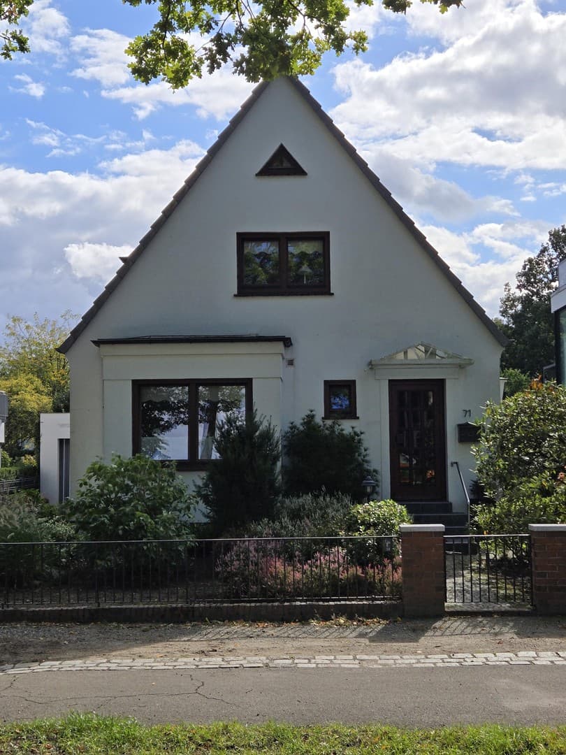 Großzügiges Einfamilienhaus mit viel Potenzial - provisionsfrei
