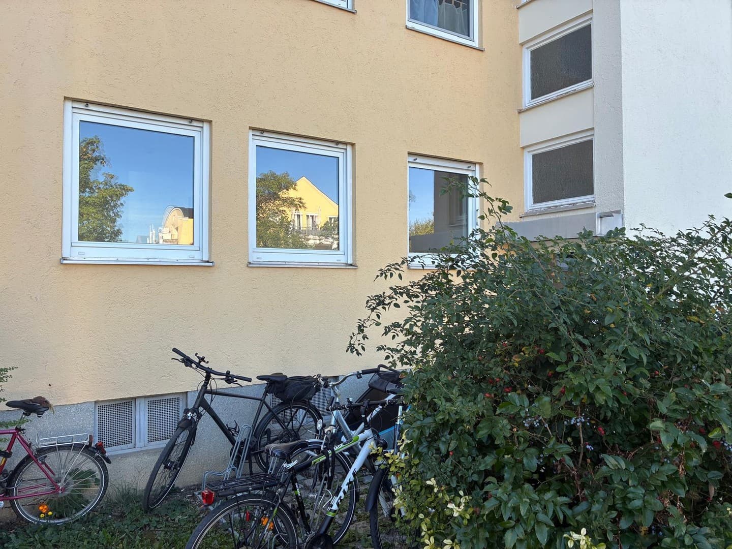 Helle 3-Zimmer-Wohnung Hochparterre mit Gartenanteil in Germering