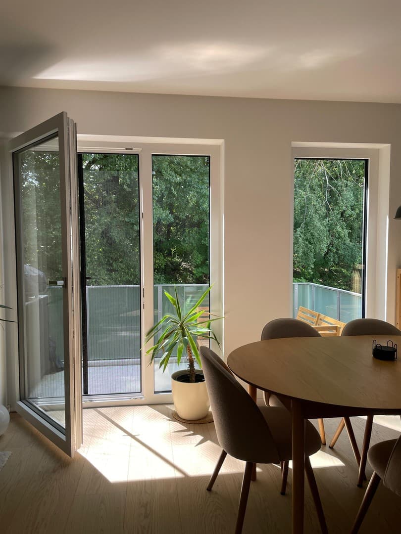 Design trifft Nachhaltigkeit: Exklusive 3-Zimmer-Neubauwohnung mit Kochinsel & PV-Anlage