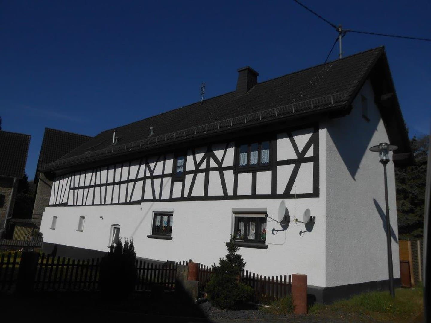 GÜNSTIGES APARTMENT IN RUHIGER LAGE MIT TERRASSE!!!