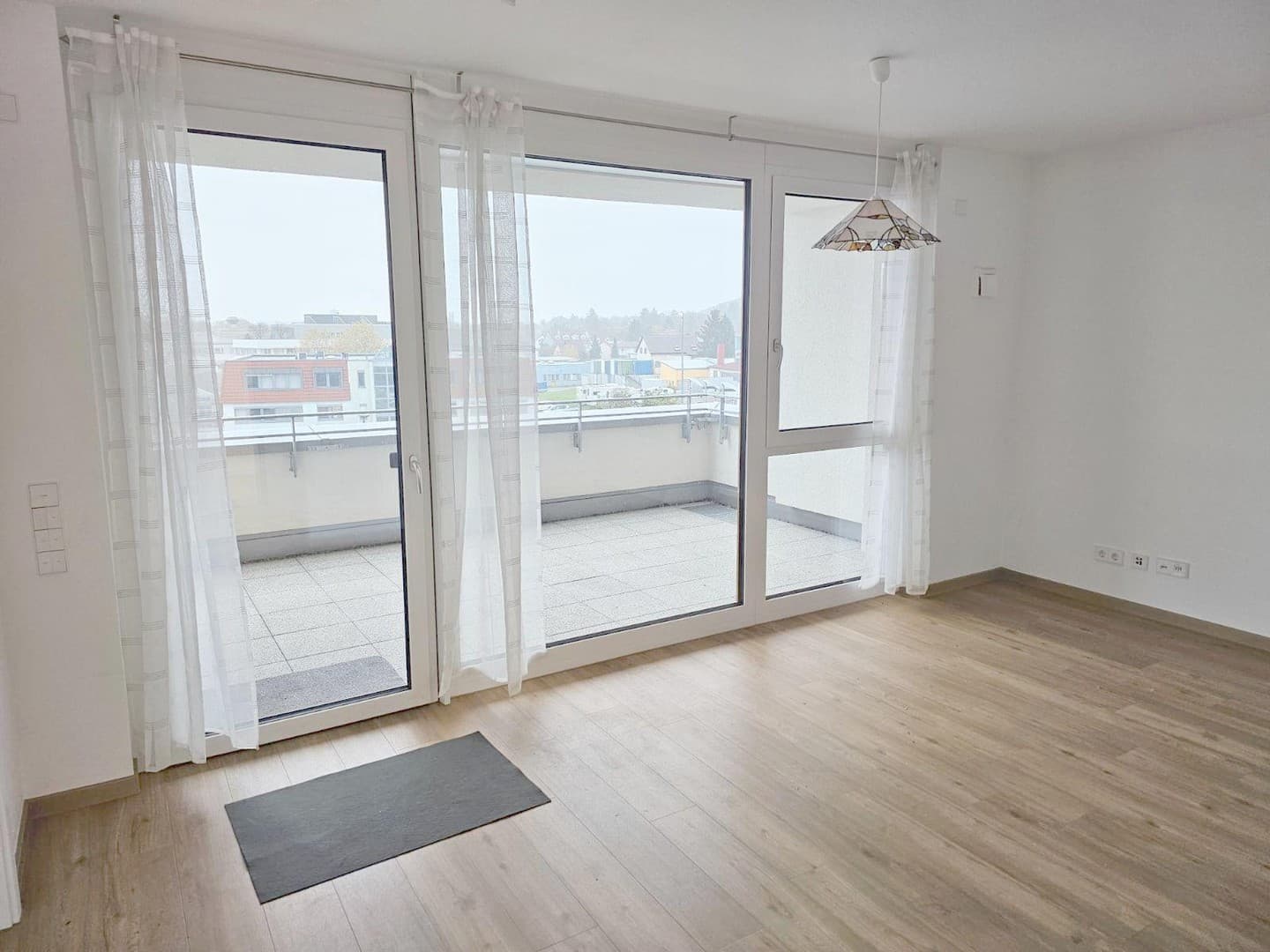 2 Zi - Seniorenwohnung, barrierefrei mit EBK und sehr großem Balkon in Tamm