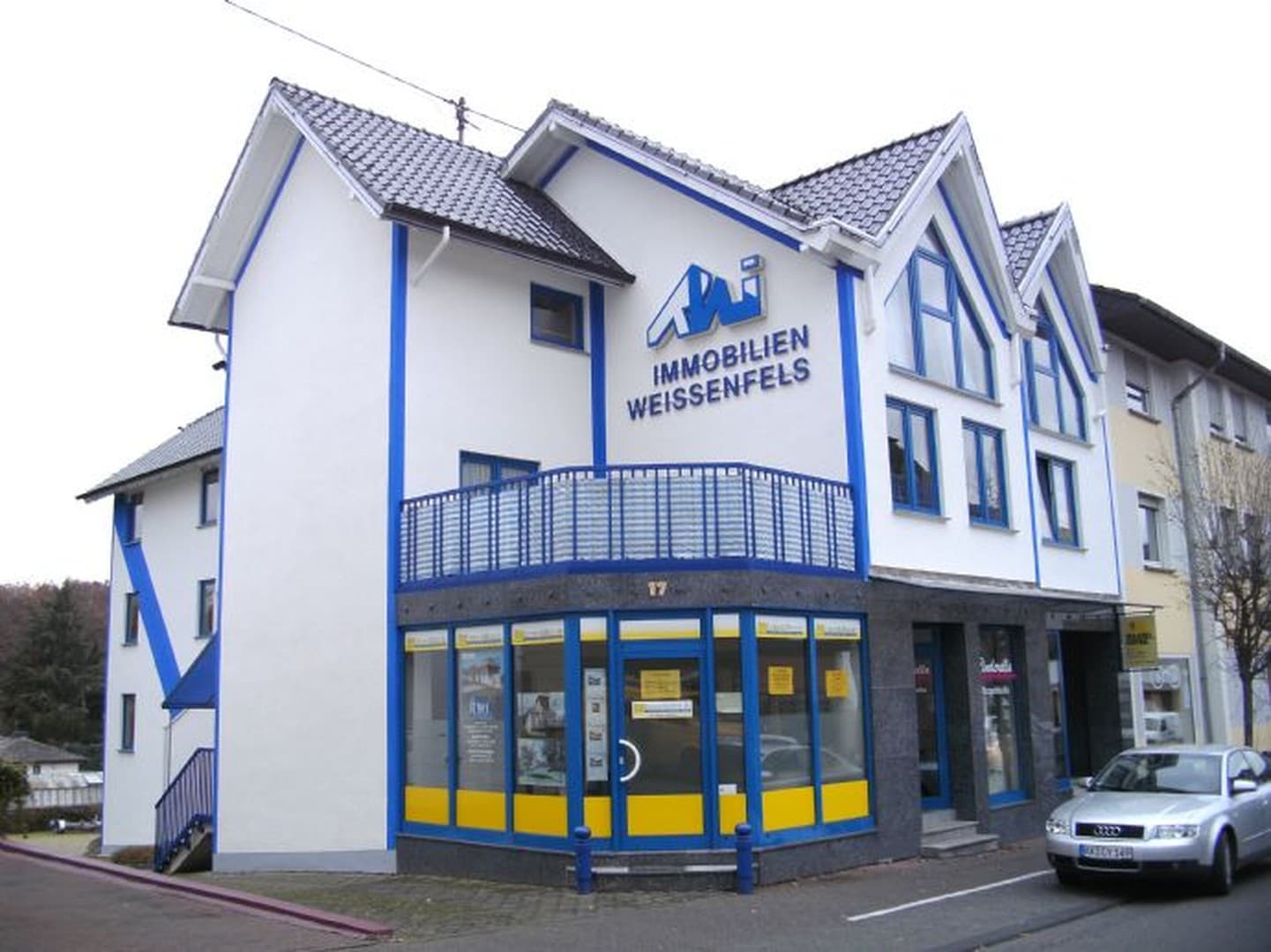 SCHÖNER LADEN / BÜRO AN REPRÄSENTATIVER GEBÄUDEECKE!!!
