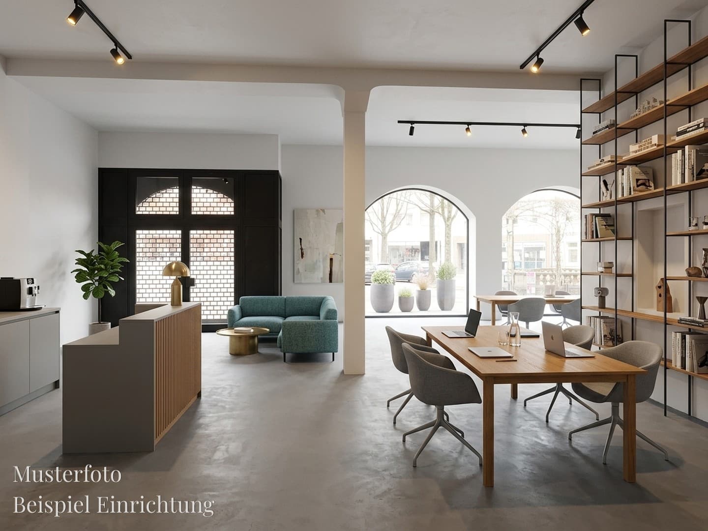 🚀 Ihr neues Gewerbe mit Charakter: Hohe Decken, riesige Schaufenster & maximale Flexibilität!