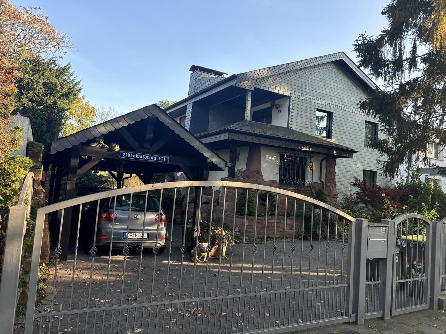 Provisionsfrei - Freistehendes Einfamilienhaus mit Natursteingarten und Carport in Offenbach
