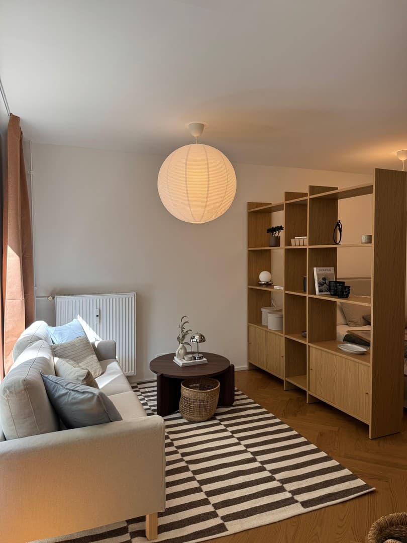 Saniertes und vollmöbliertes 1-Zimmer Apartment nahe der Kantstraße
