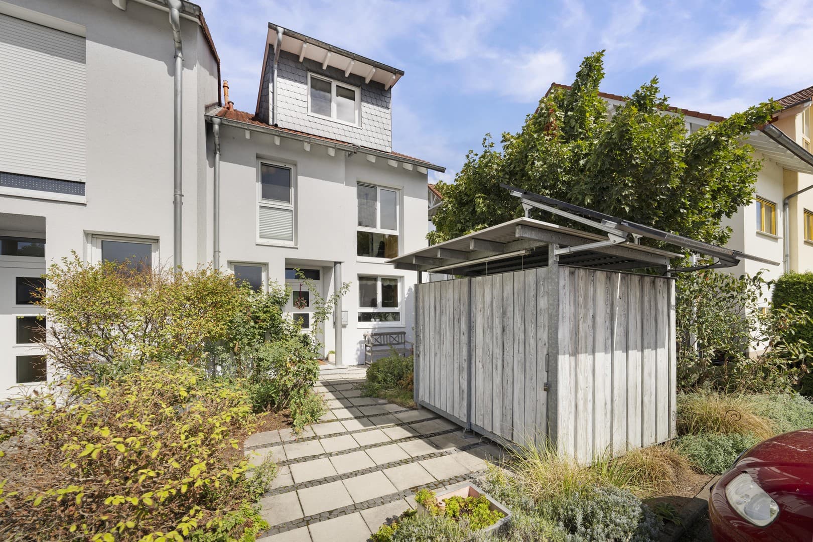Reihenendhaus in Roßdorf mit 6 Zimmern, Terrasse und Garten: Platz für die ganze Familie