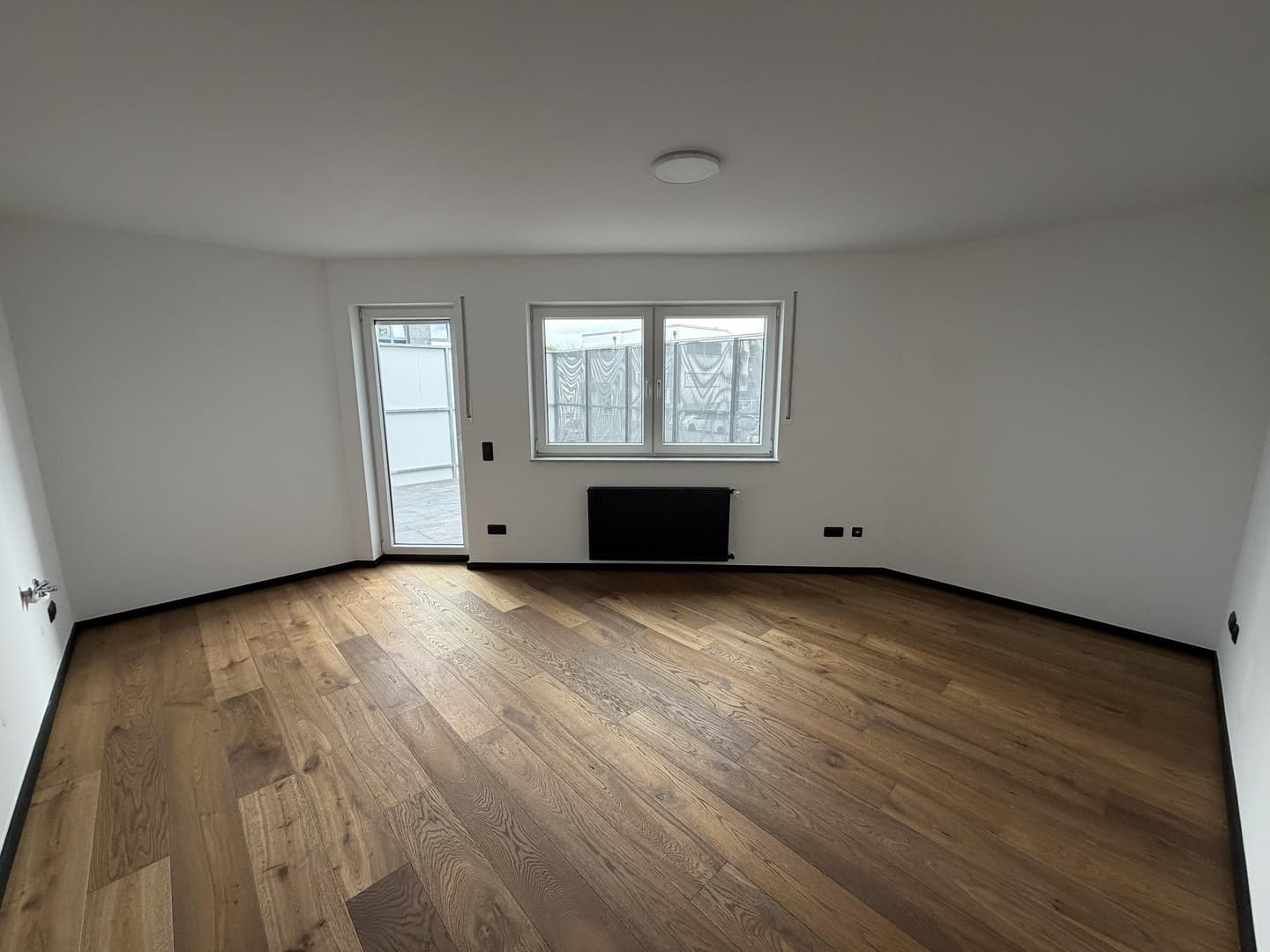 Helle Wohnung mit Balkon und Terrasse in Troisdorf