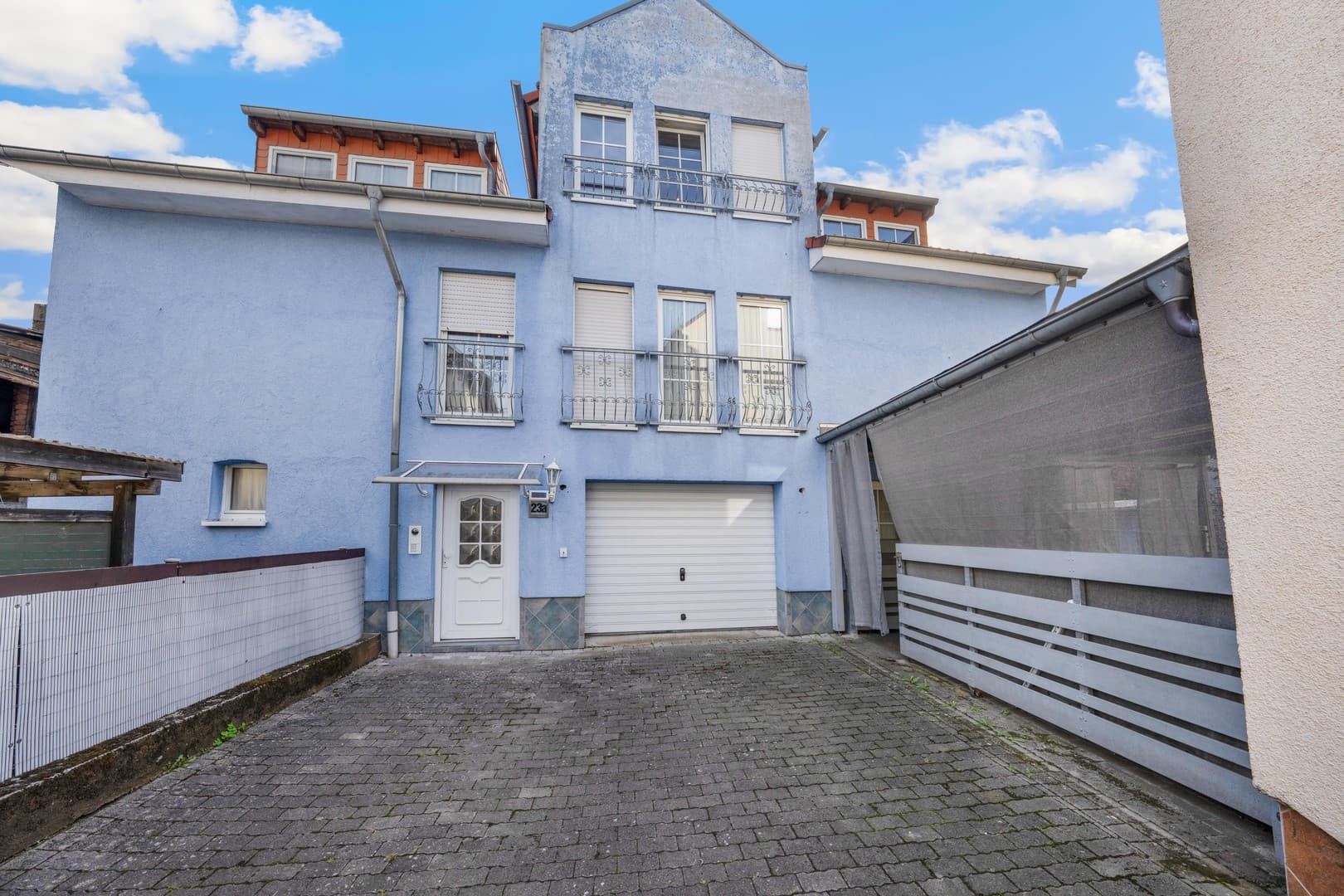 Wohnen & Arbeiten auf ca. 287 m² Fläche in Aßlar-Berghausen