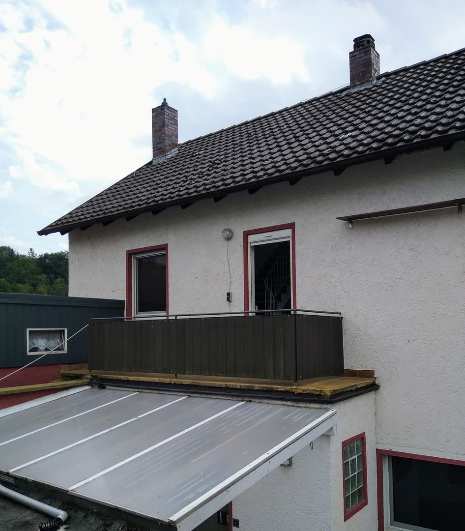 Provisionsfrei: Haus mit Garage zu verkaufen