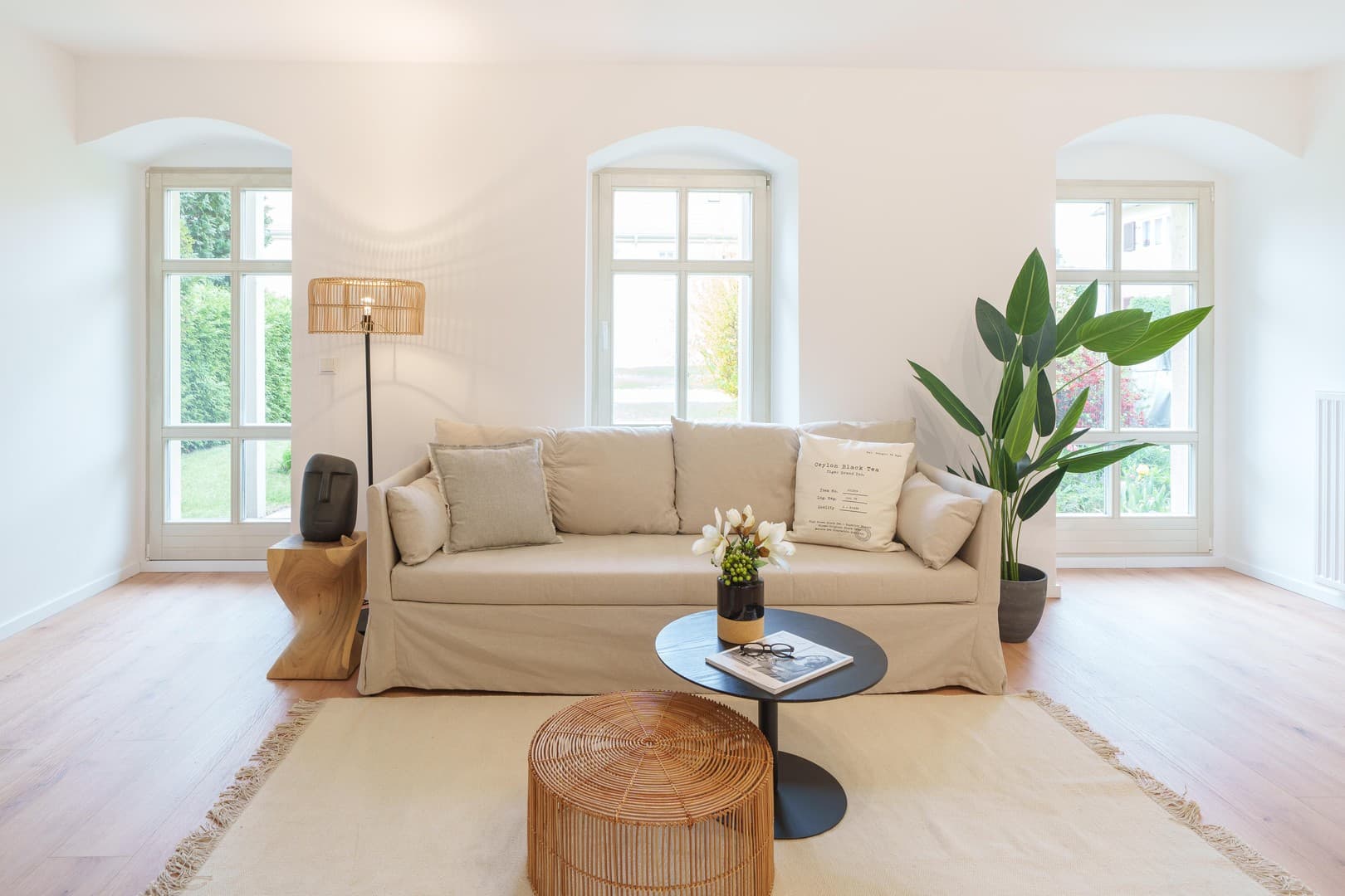 Schöne Vierraumwohnung mit Terrasse, Stellplatz und Garten- Frei zum Einzug