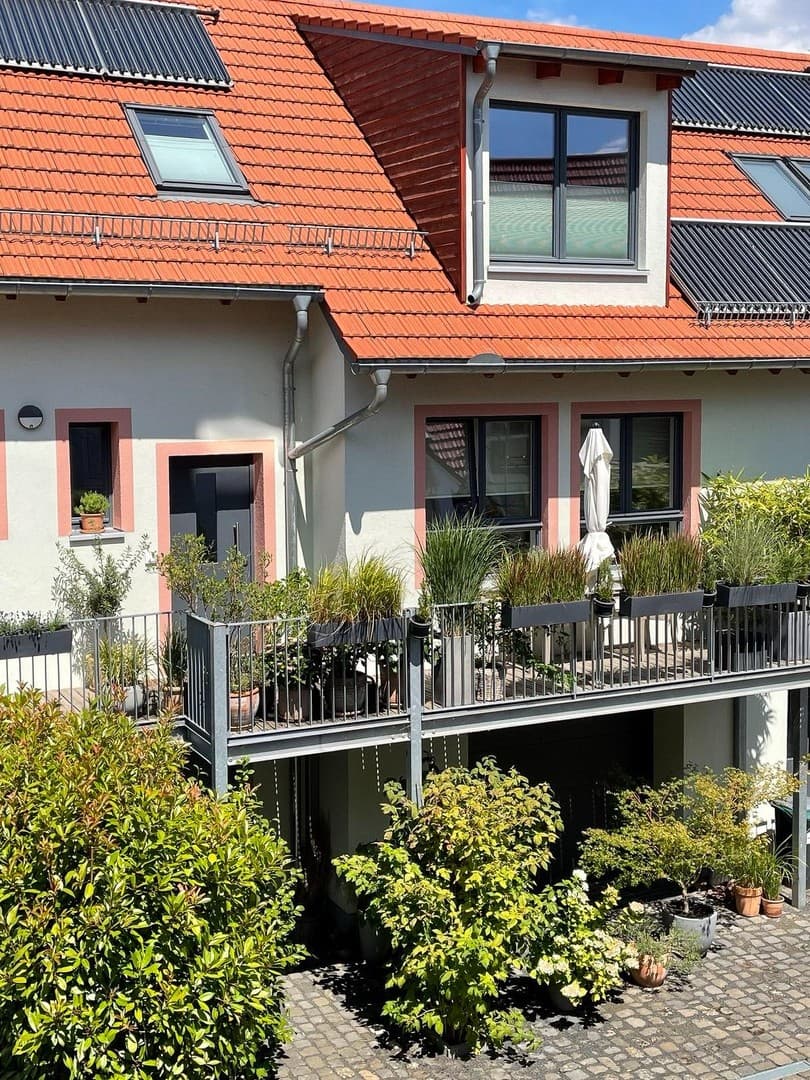 Alte Hofreite, neues Lebensgefühl! Wunderschöne, moderne 3 Zimmer Maisonettewohnung.