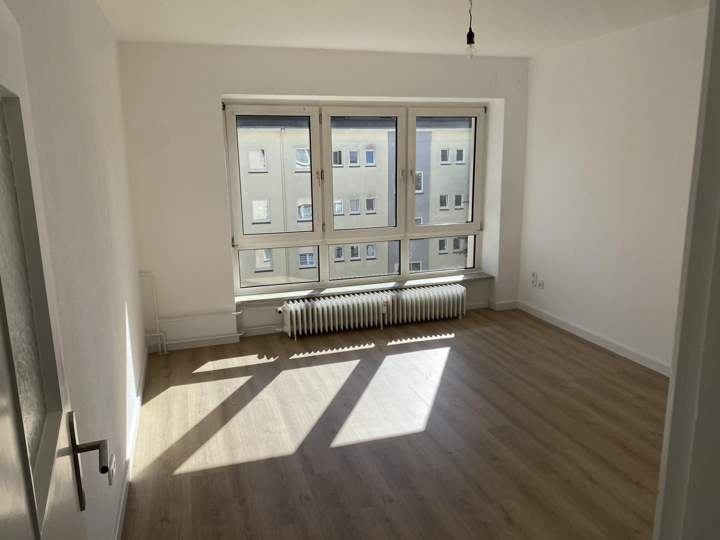 Helle 2,5 Zimmer Wohnung