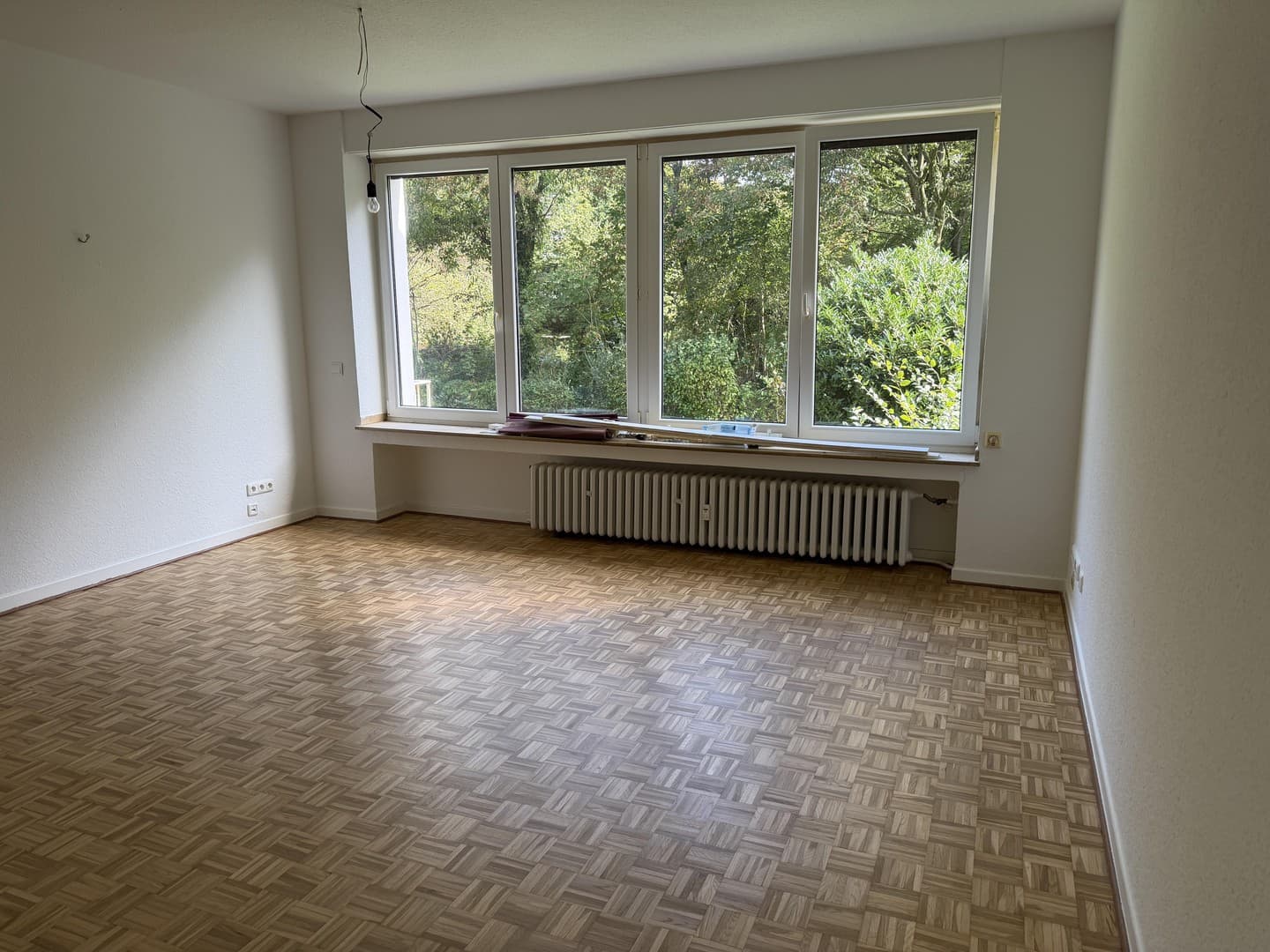 Frisch renoviert & Wohnen im Grünen | 3 Zimmer, Balkon, Garten, EBK, Garage + Stellplatz