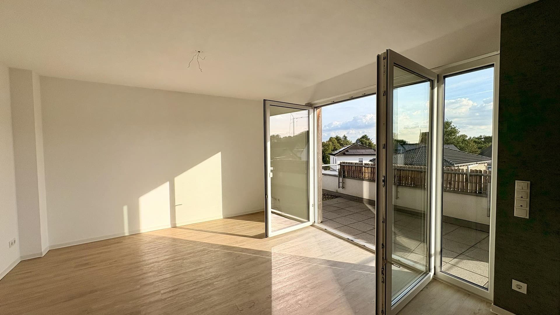 Traumhafte 2 ½ Zimmer Wohnung mit Süd-West-Dachterrasse im grünen Schermbeck