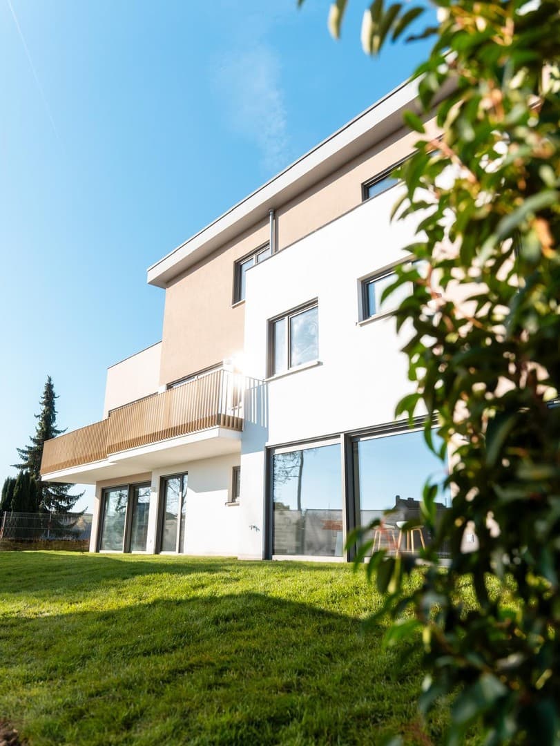 Hochwertige Gartenwohnung mit Terrasse