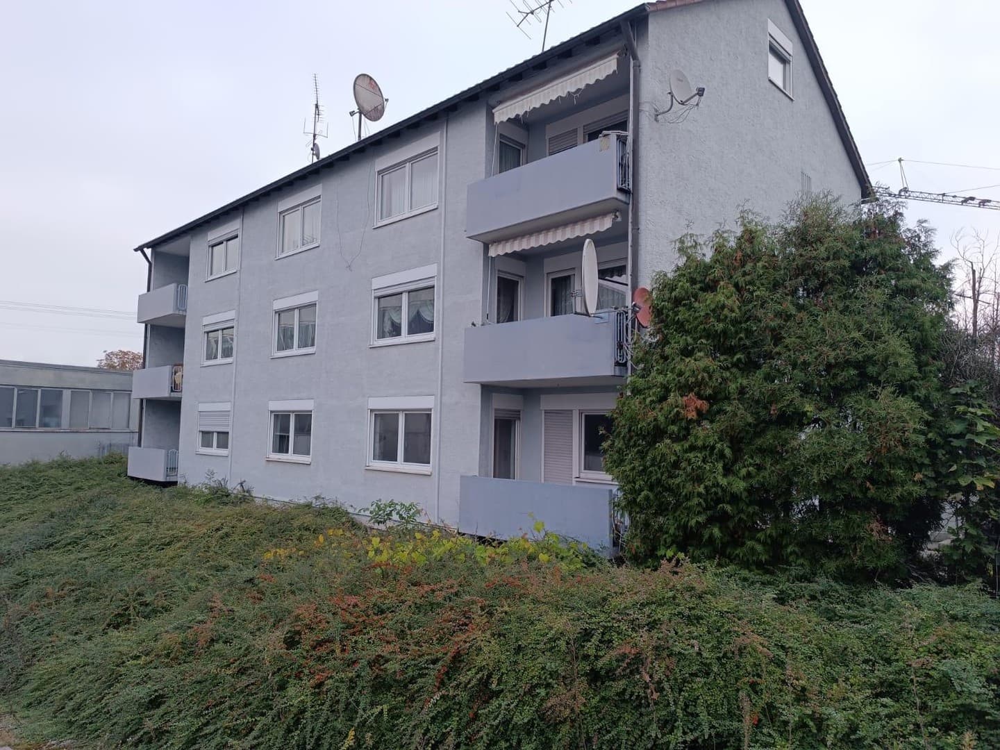 Großzügiges Flächenangebot für Lagerflächen, Betriebswohnung und Gewerbeflächen