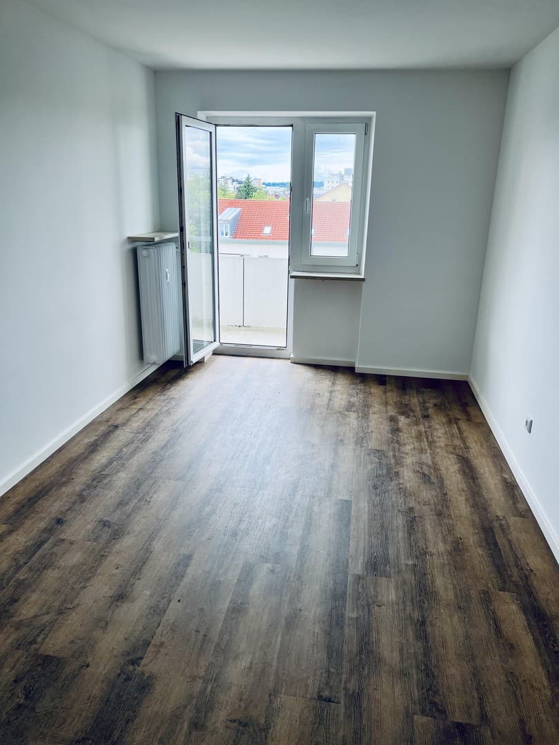 Germering - helle, großzügige 4 Zimmer Wohnung