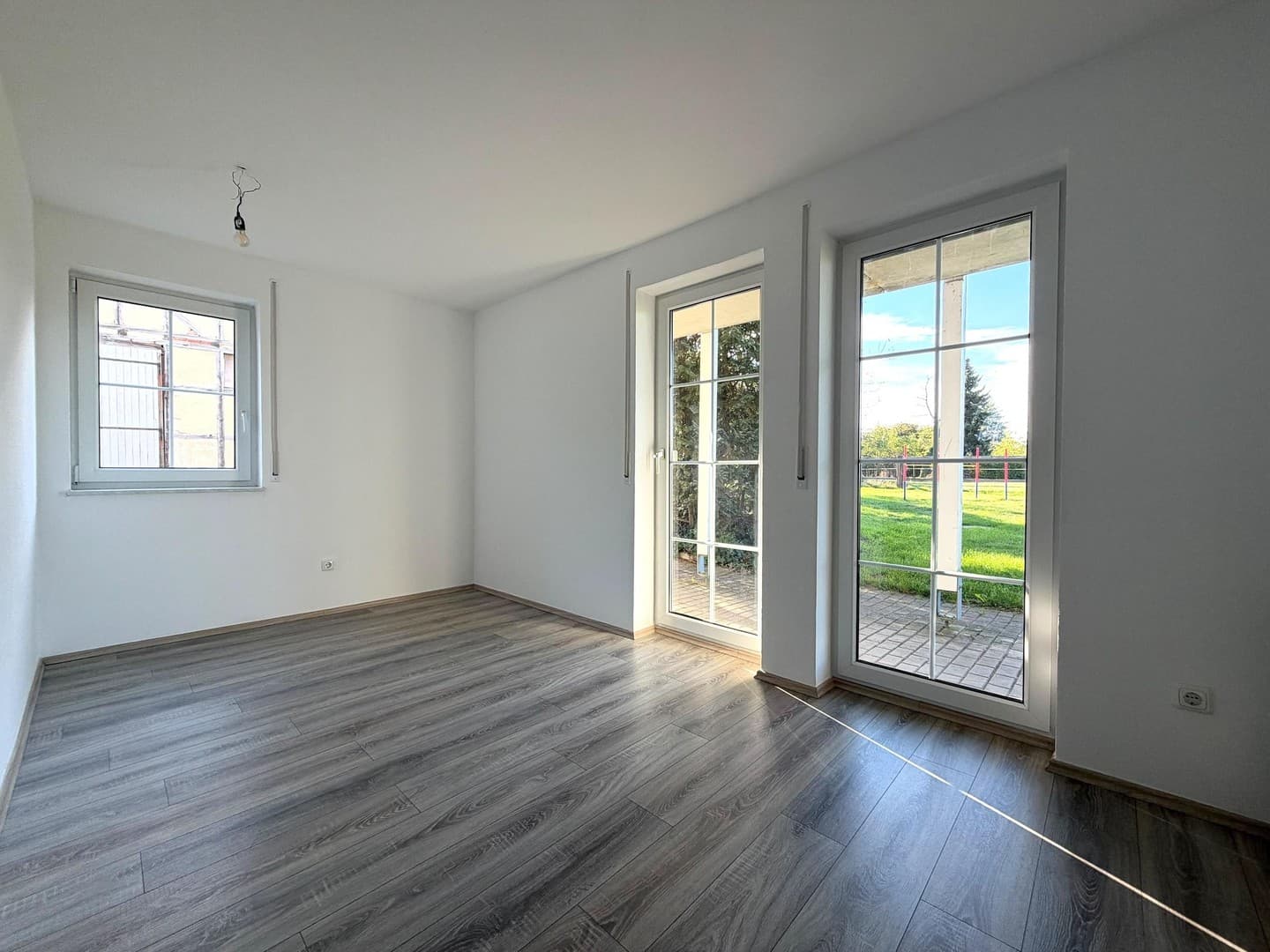 Neu renoviert. Im Erdgeschoss mit Terrasse inkl. KÜCHE * in Wabern-Zennern