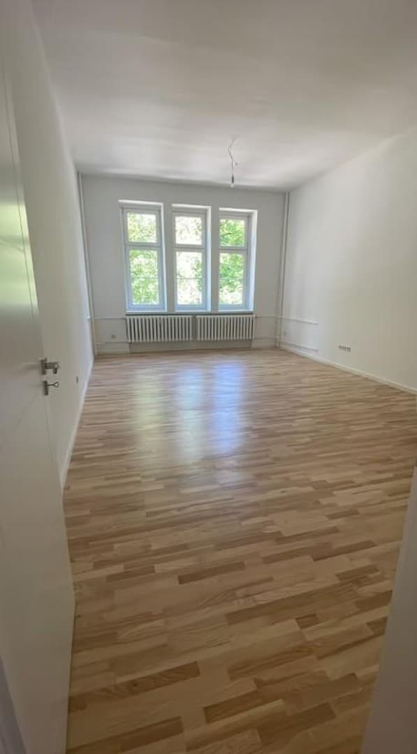 Sehr schöne, helle 2 Zi-Whg mit neuer EBK und AA in Nürnberg - Maxfeld