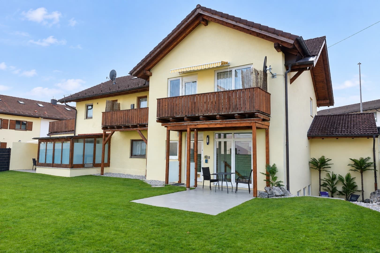 Mehrfamilienhaus in zentraler Lage mit 4 Wohnungen