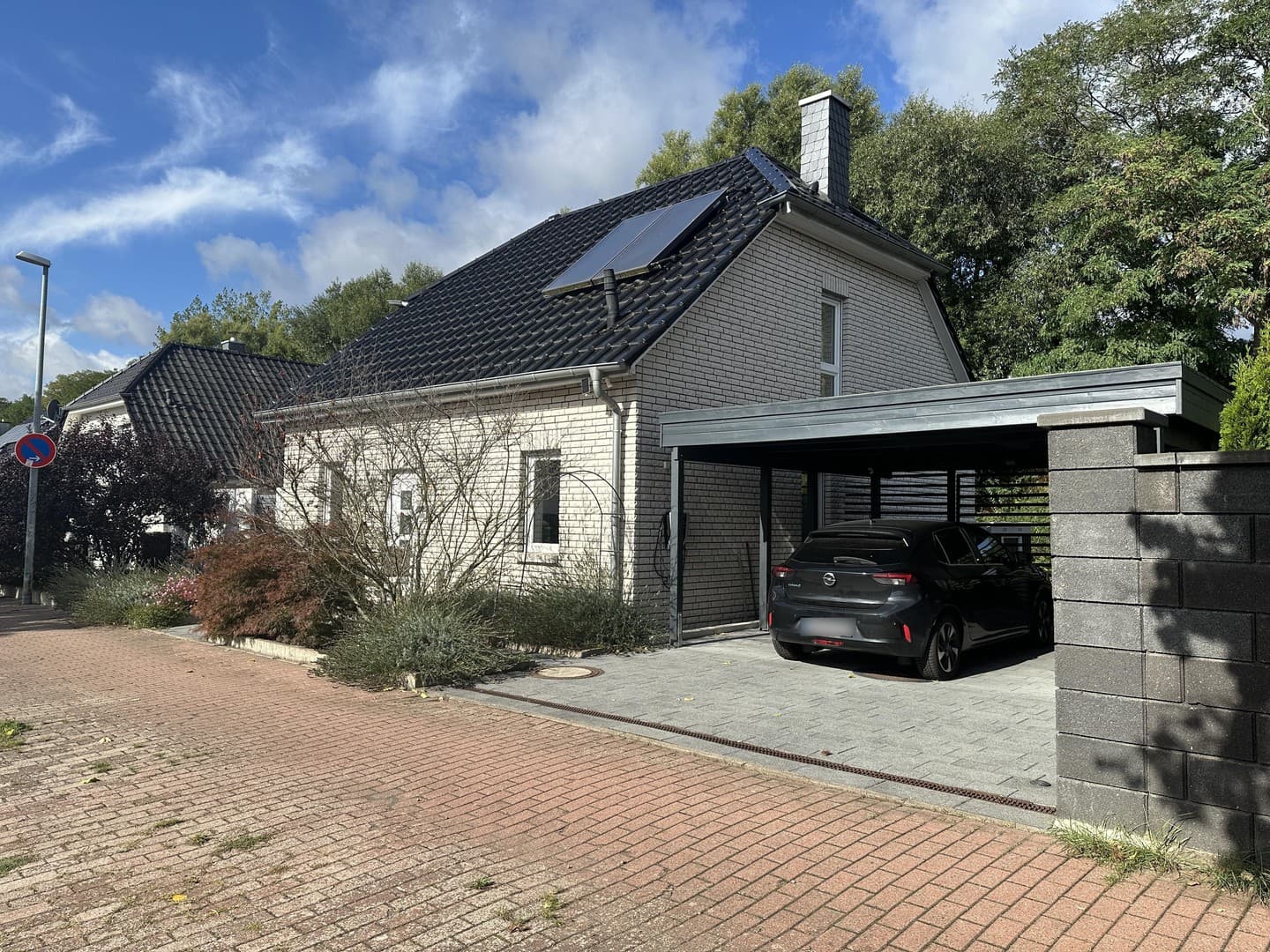 Freistehendes Einfamilienhaus (BJ 2012) in zentraler Lage