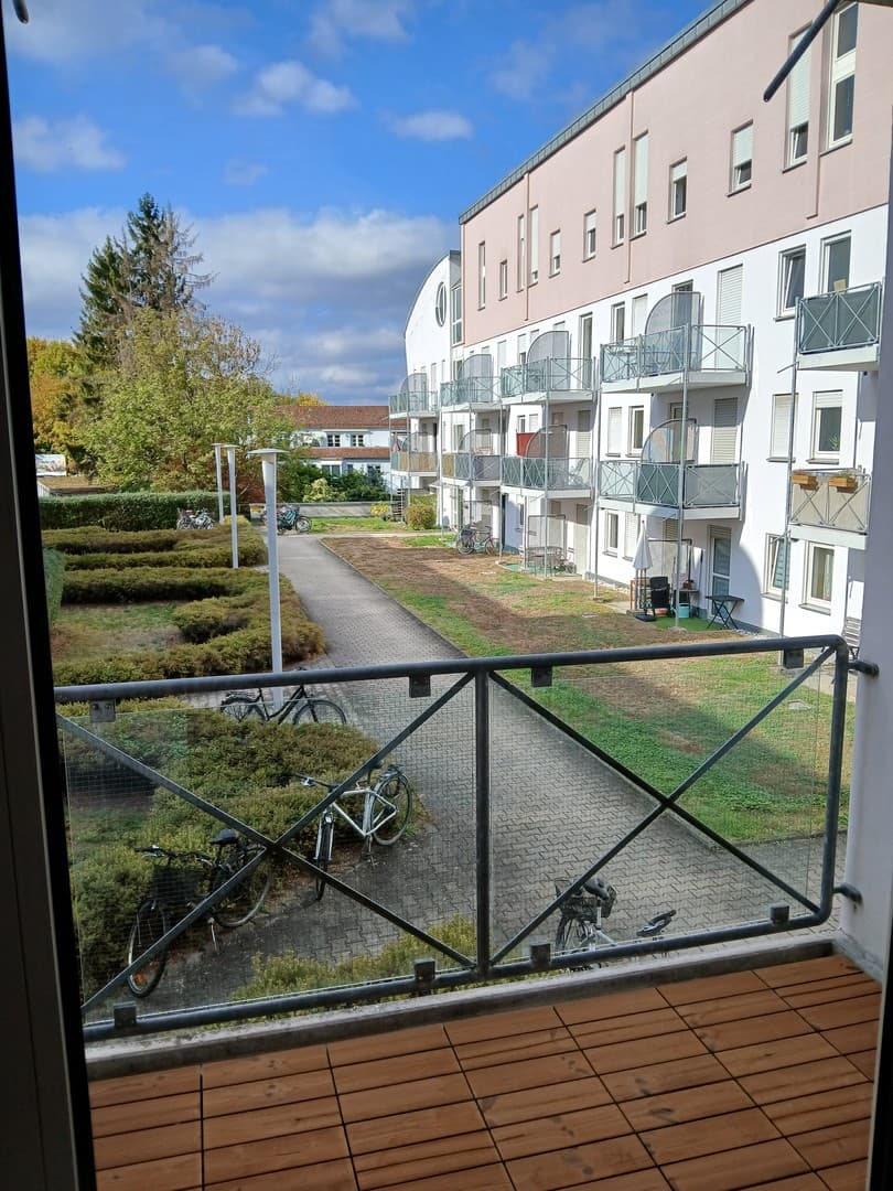 Charmante 2-Zimmer-Wohnung mit Balkon — Regensburg-Galgenberg
