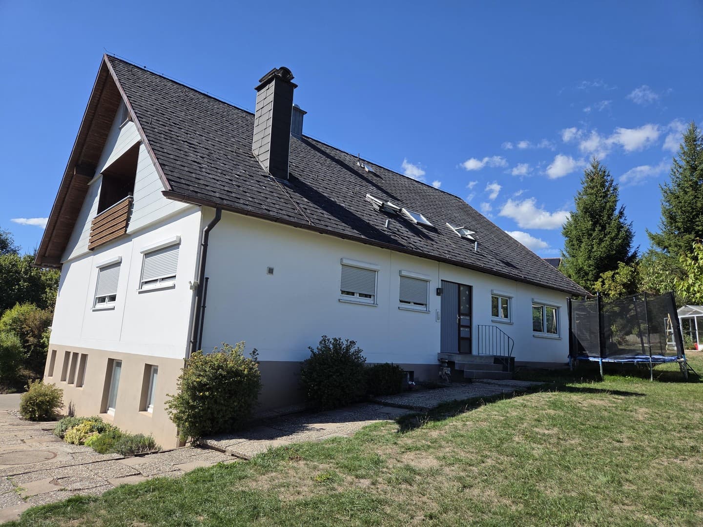 Viel Platz, viele Möglichkeiten: Mehrfamilienhaus mit großem Grundstück!
