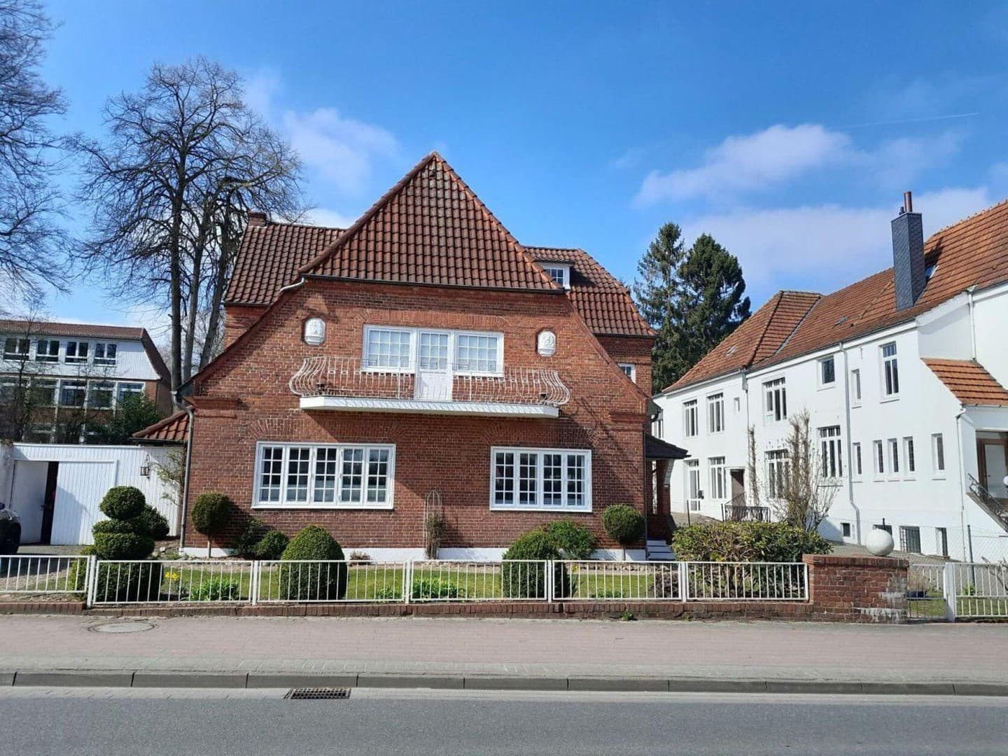 "Villa Rehfuss" Provisionsfreie Stadtvilla mit herrschaftlichem Charme & Top-Anbindung nach Bremen