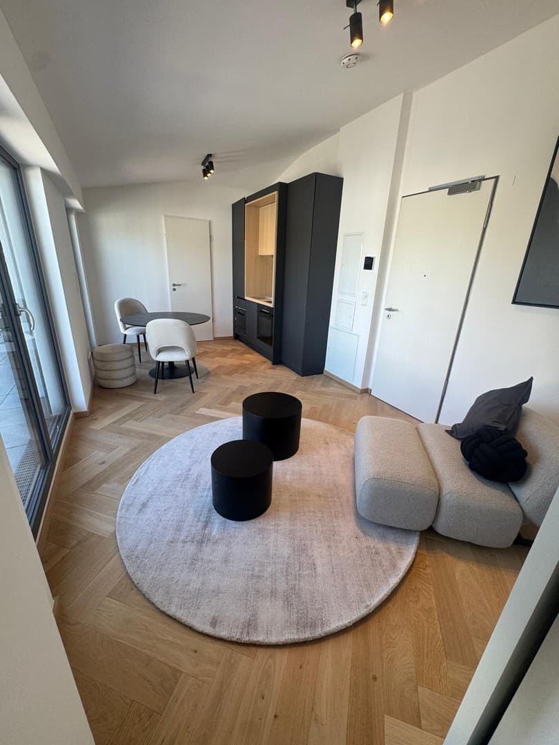 voll möbliert und mit echtem Penthouse-Flair - 2-Zimmer-Mietwohnung Allach-Untermenzing
