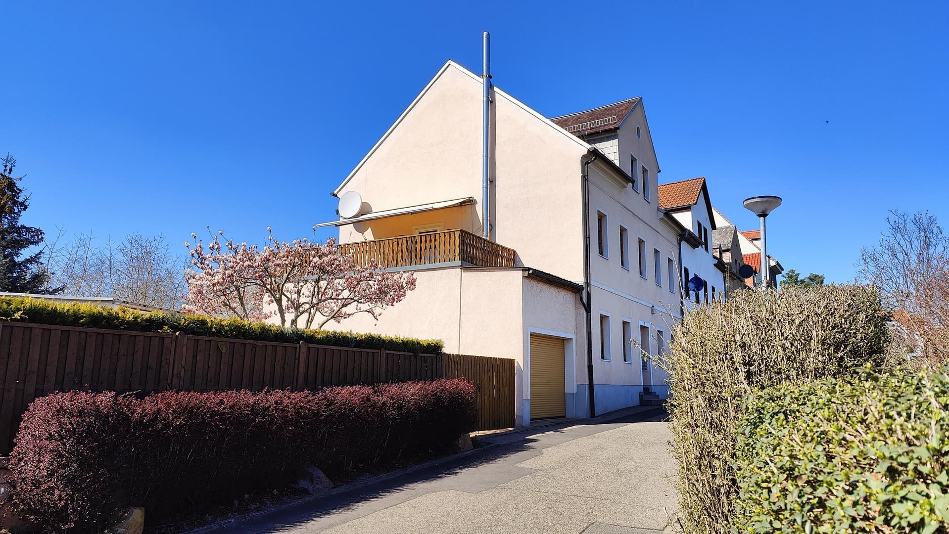 EFH m. Dachterrasse, Garage, Sauna, Nebengebäude, Einliegerwohnung