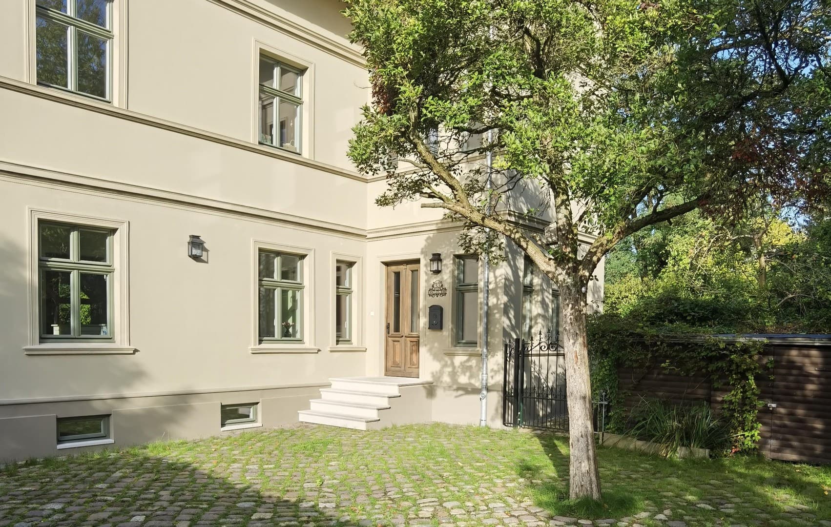 Jugendstil-Villa mit Zukunft und Geschichte - 380qm - Effizienzklasse A+ / provisionsfrei