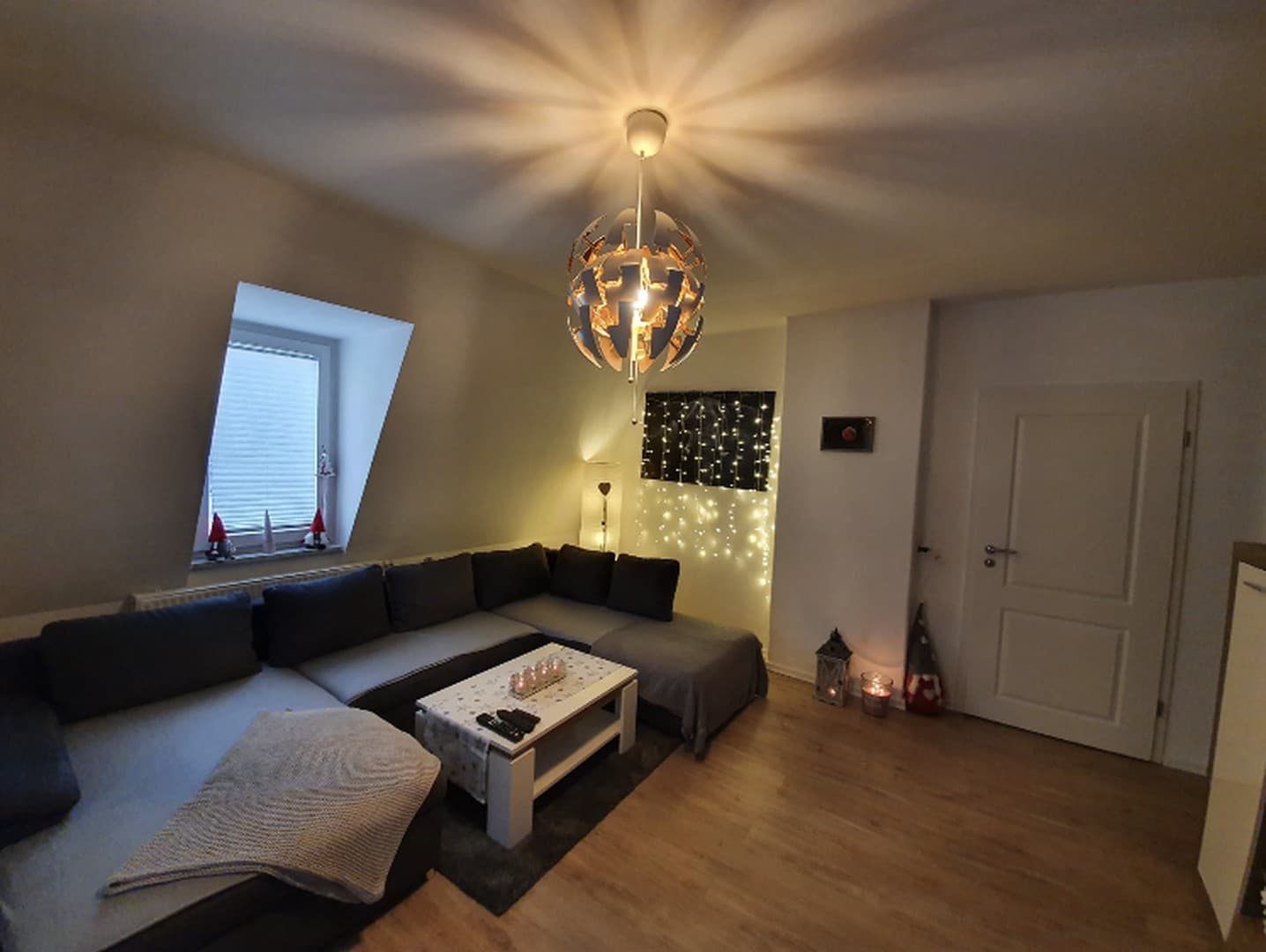 ab 01.12.2026: Tolle 4,5-Zi.-DG-Maisonette mit Terrasse