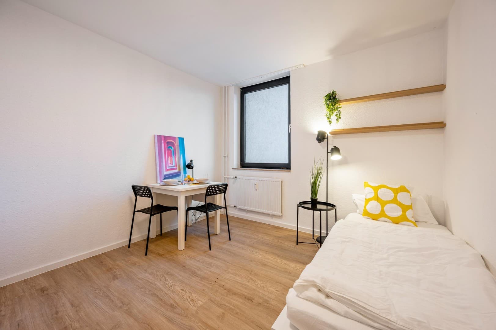**EXKLUSIV** 6% Rendite, für eine neu renovierte vermietete Wohg. inkl. Möbel, mit Stellplatz #3003