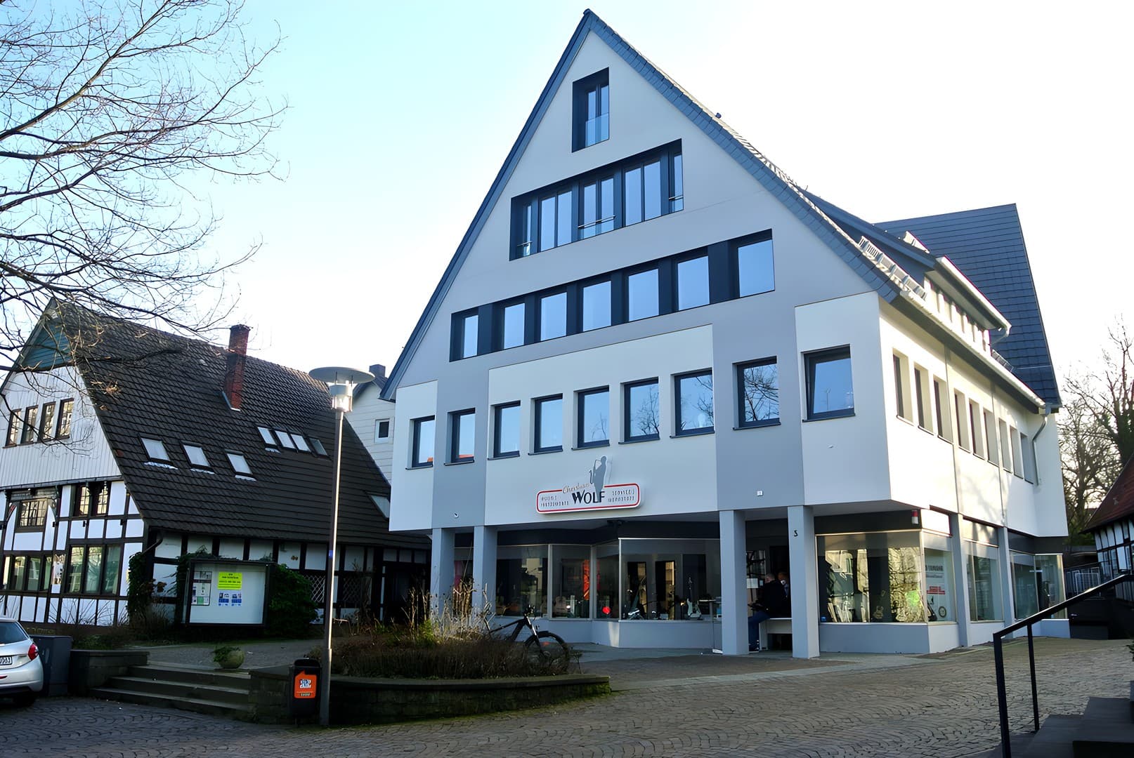 Neuwertige Maisonette-Wohnung mit Küche