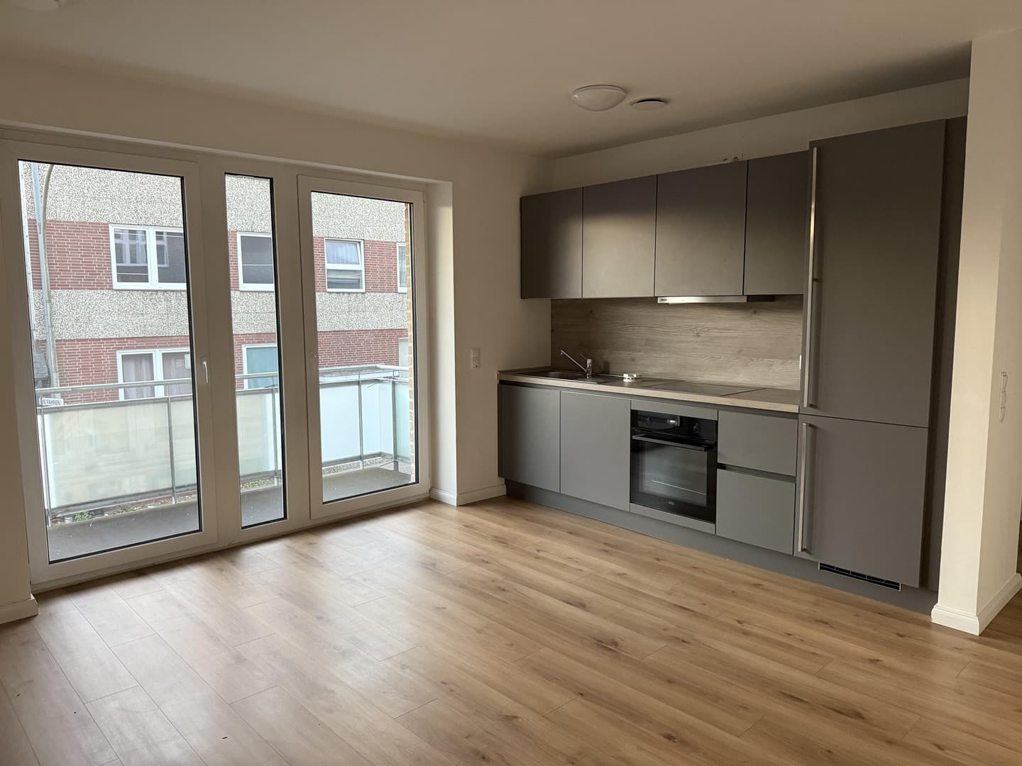 Moderne 2-Zimmer-Wohnung mit Balkon in zentraler Lage von Pinneberg