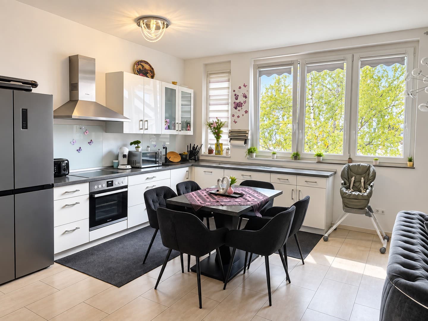 114 m² Loftwohnung mit hohen Decken, Einbauküche, Balkon & Garage – zentral in Pforzheim