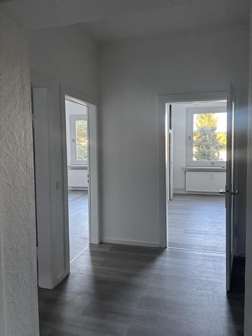 Befristet ab 01.11.: Helle 2-Zimmer-Wohnung mit 71 m², frisch renoviert, in Osnabrück