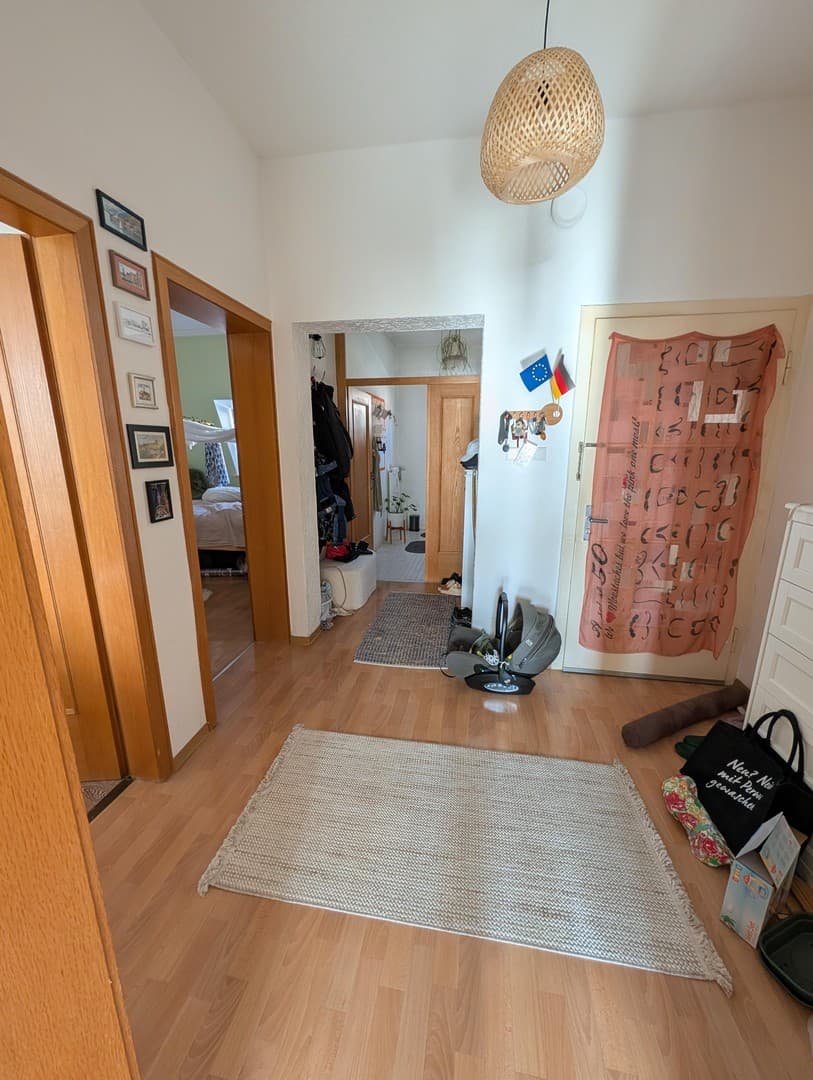 Befristet ab 01.11.: Helle 2-Zimmer-Wohnung mit 83 m², in Osnabrück