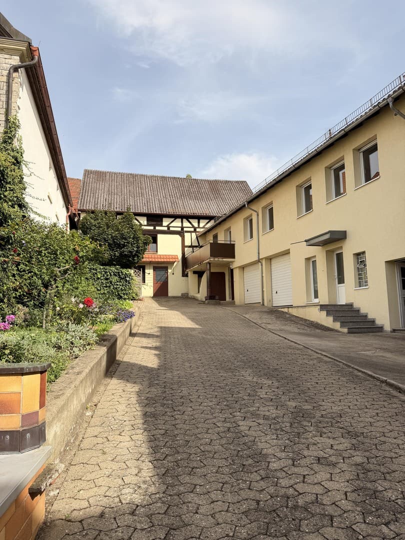 3-Zimmer Wohnung, EBK, Balkon, Garage
