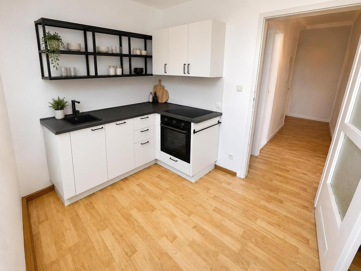 3 Zimmer Wohnung mit neuer Einbauküche / WG geeignet