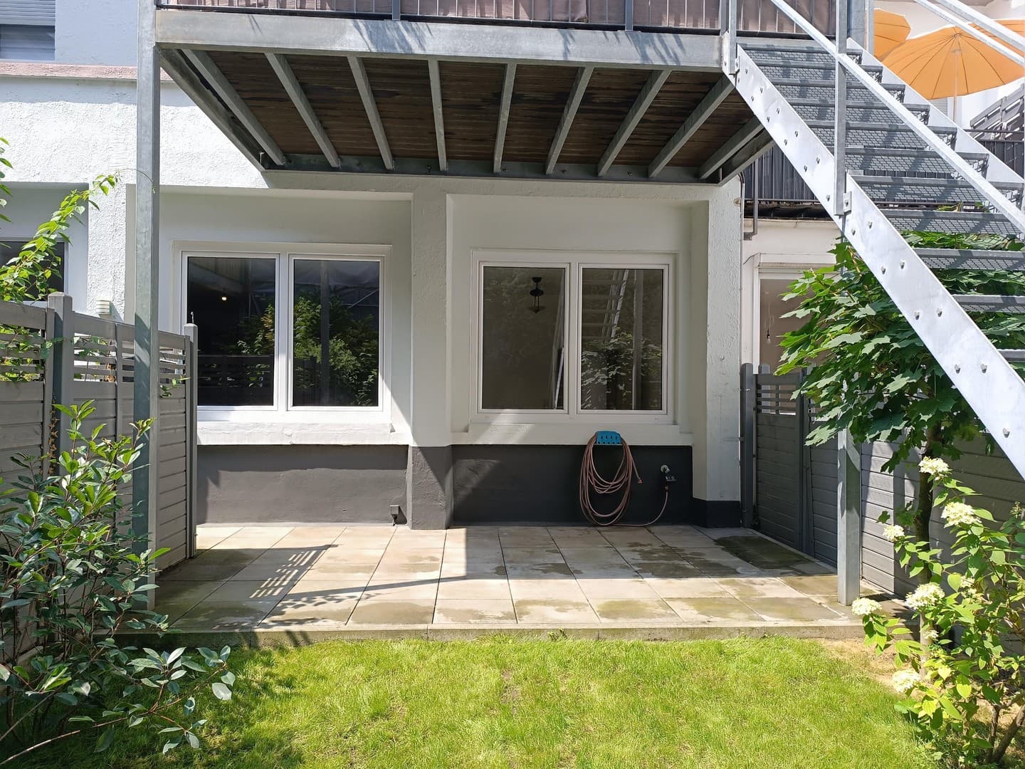 Ruhige 3 Zimmer Erdgeschoss Wohnung mit Garten und Stellplatz in zentraler Lage