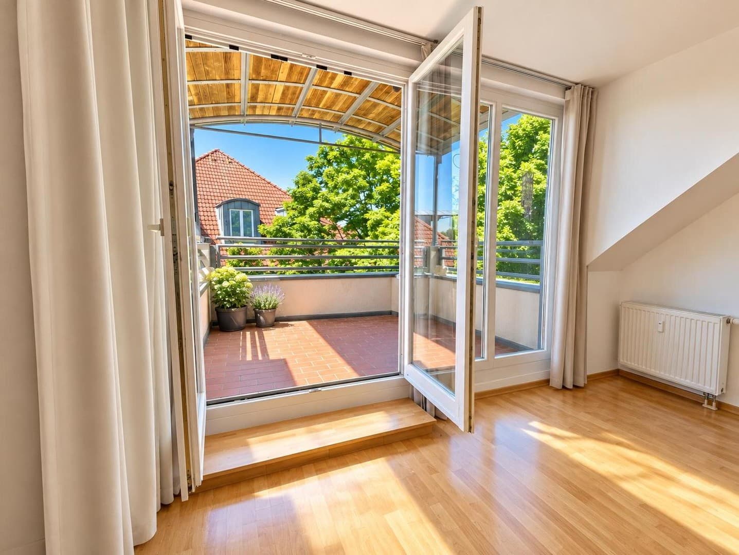 Helle 3-Zimmer-Dachgeschosswohnung mit großer Dachterrasse in Velten – sofort verfügbar