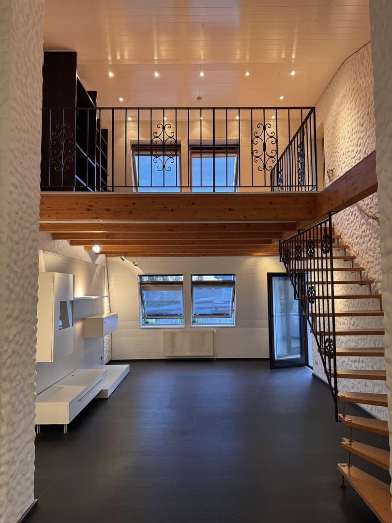 Stilvolle Maisonettewohnung mit Balkon und Stellplatz in Nidderau-Heldenbergen