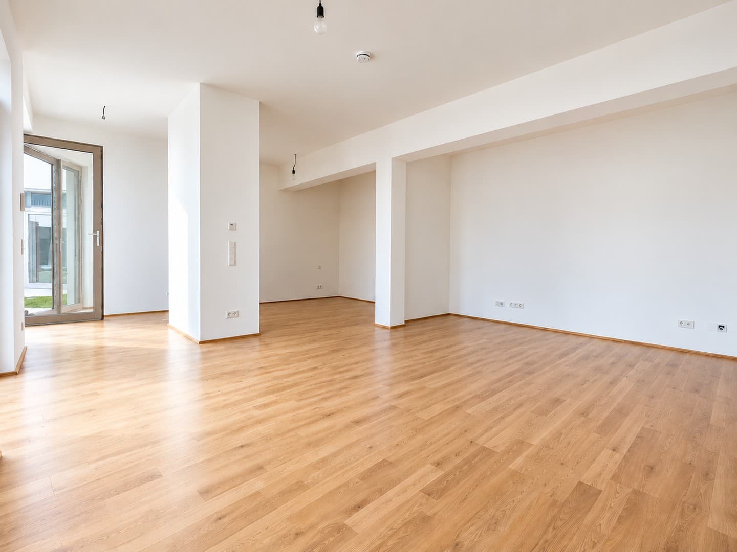 Erstbezug in Prenzlauer Berg: Neuer Einbauküche, Fußbodenheizung, und Separater Schlafbereich