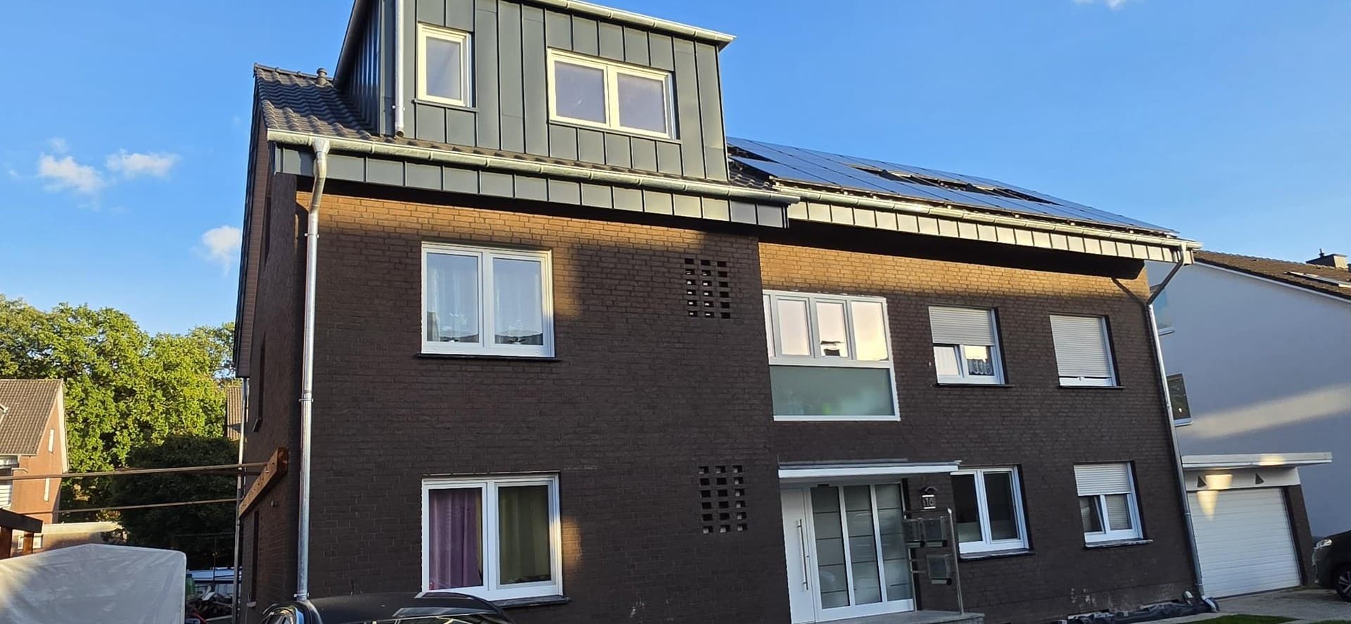 ZWEI EXKLUSIVE DACHGESCHOSSWOHNUNGEN - 2 und 3 Zimmer – KOMPLETT NEU AUSGEBAUT & MODERN AUSGESTATTET
