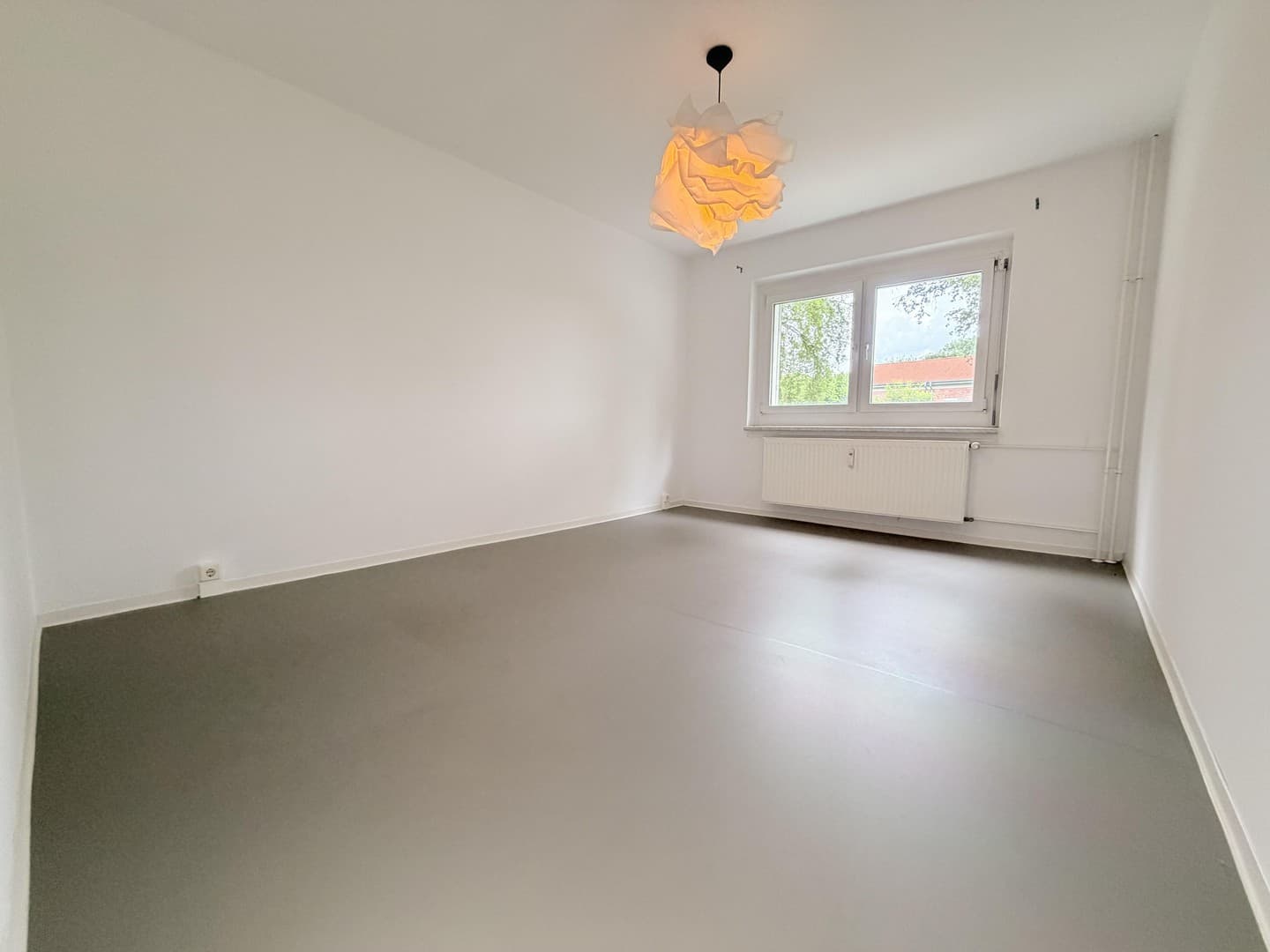2 Zimmer Hochpaterre-Wohnung im urbanen Lichtenberg