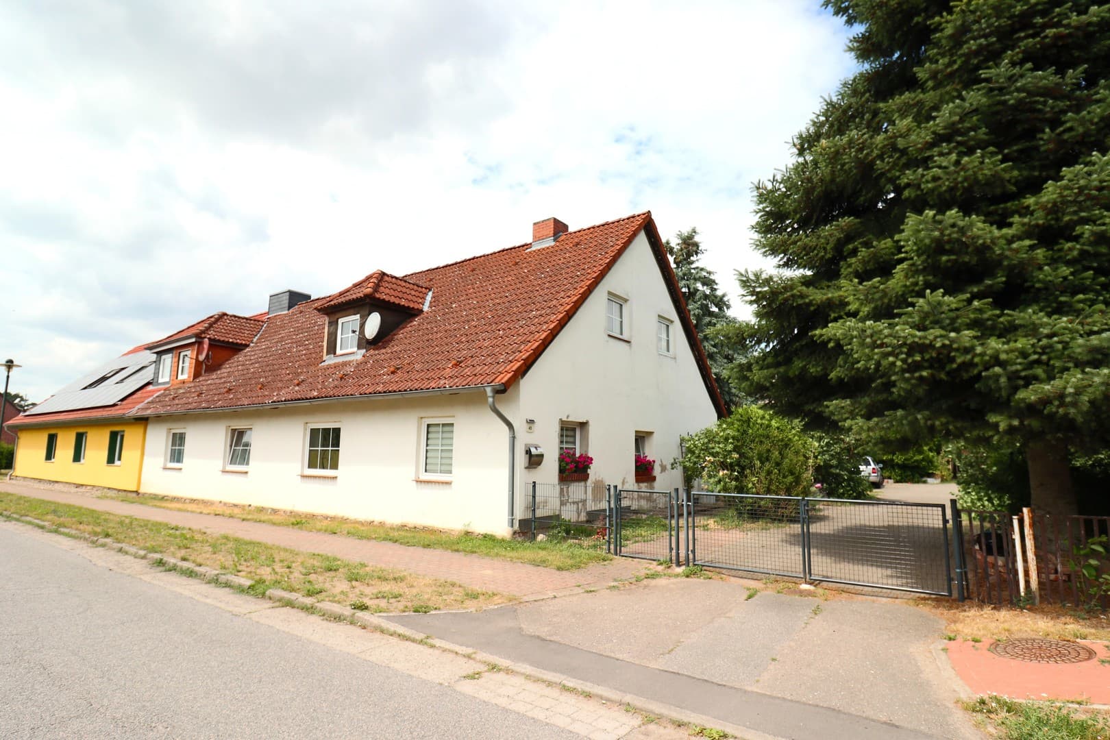 große Doppelhaushälfte am Plauer See – großes Grundstück & Doppelcarport