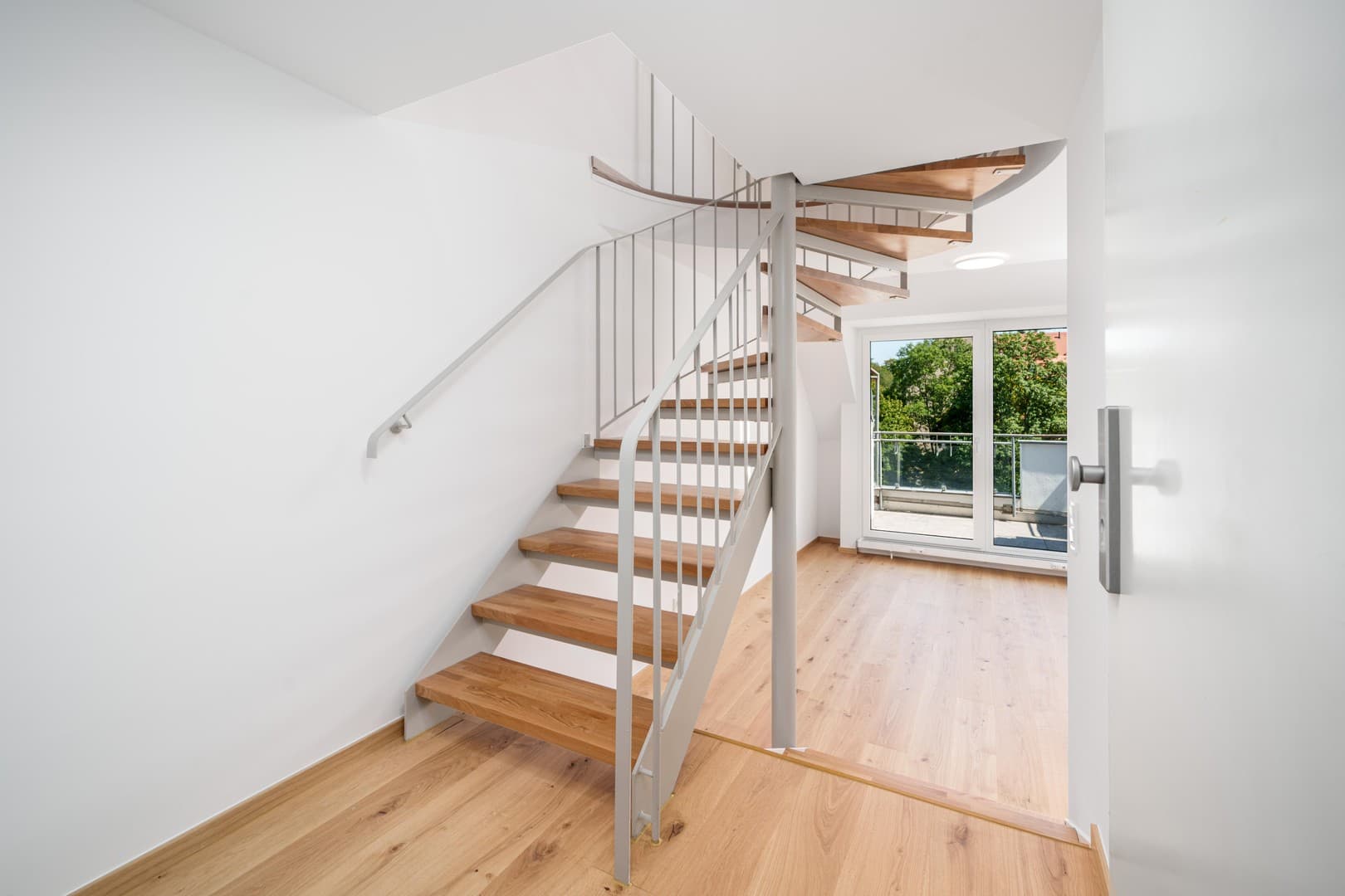 RARITÄT IM LEHEL | Modernisierte Maisonette mit Grünblick & TG – provisionsfrei