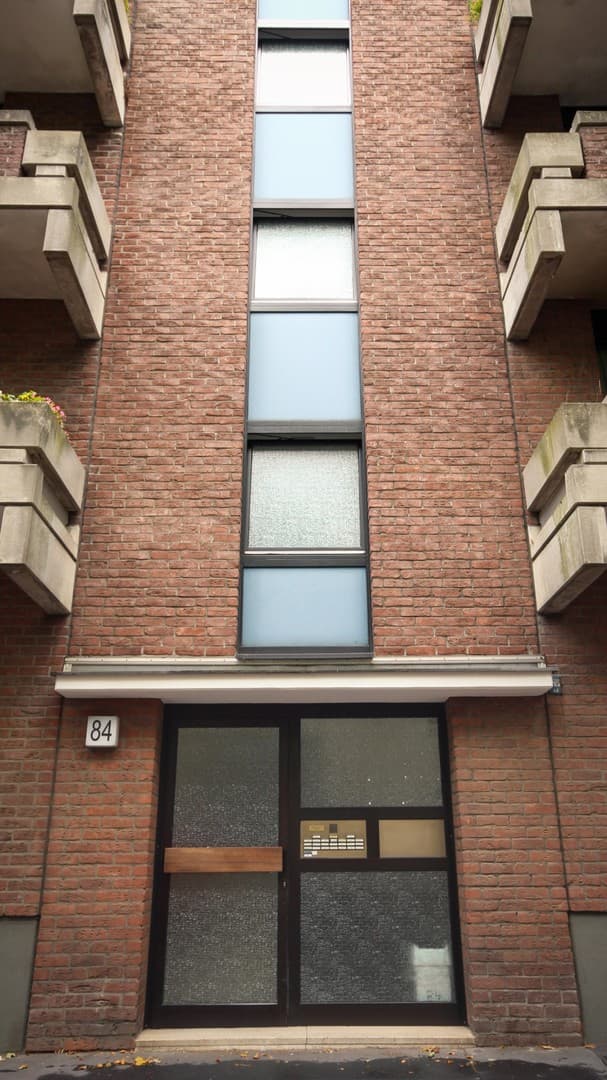 Vermietete 2-Zimmer-Eigentumswohnung mit Balkon und Duplexstellplatz in Köln-Braunsfeld